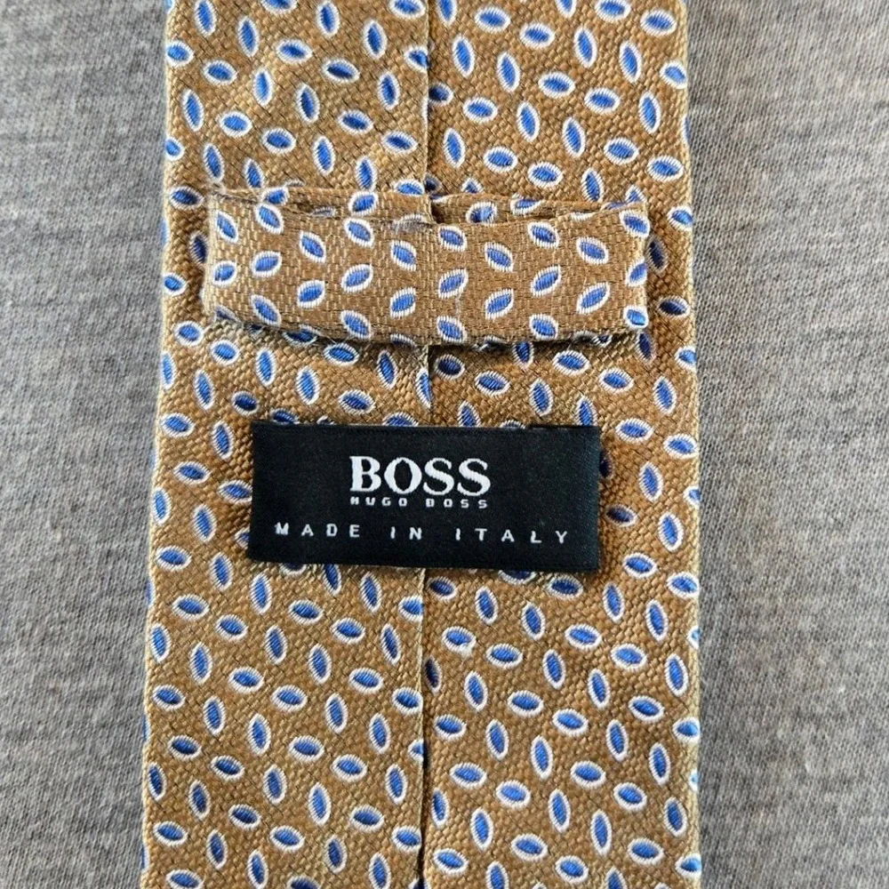 Hugo Boss Necktie Mens OS Gold Blue Geometric Micro Pattern Silk Made in Italy